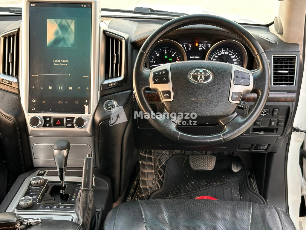 Toyota Land cruiser  White