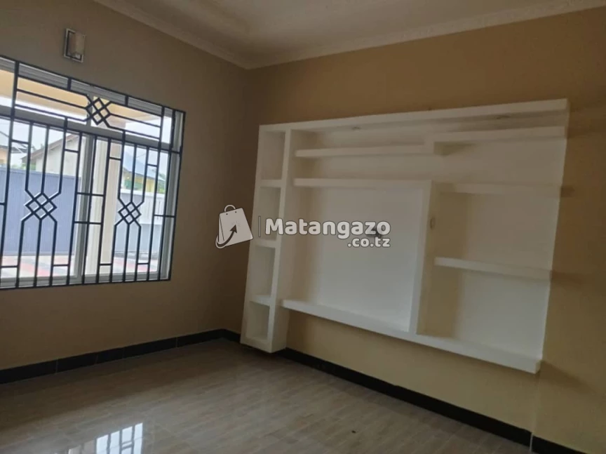APARTMENTS YENYE VYUMBA VITATU INAPANGISHWA LAKI 5 KWA MWEZI IPO MBWENI OSHENICK