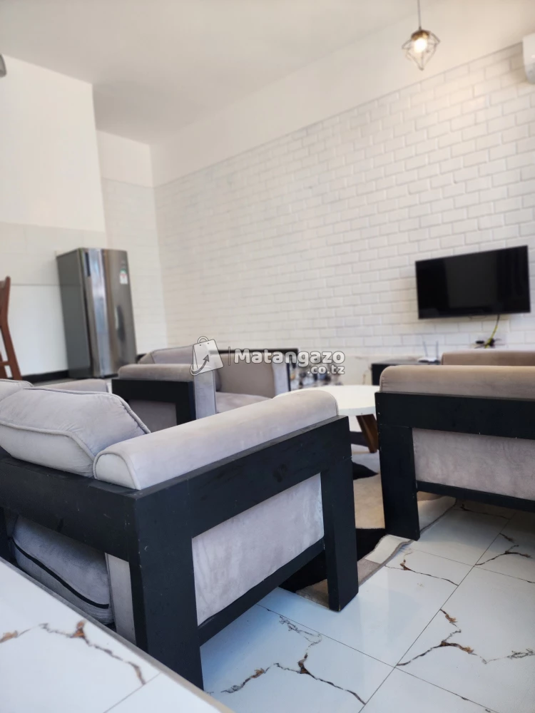 Modern and neat studio apartment for let