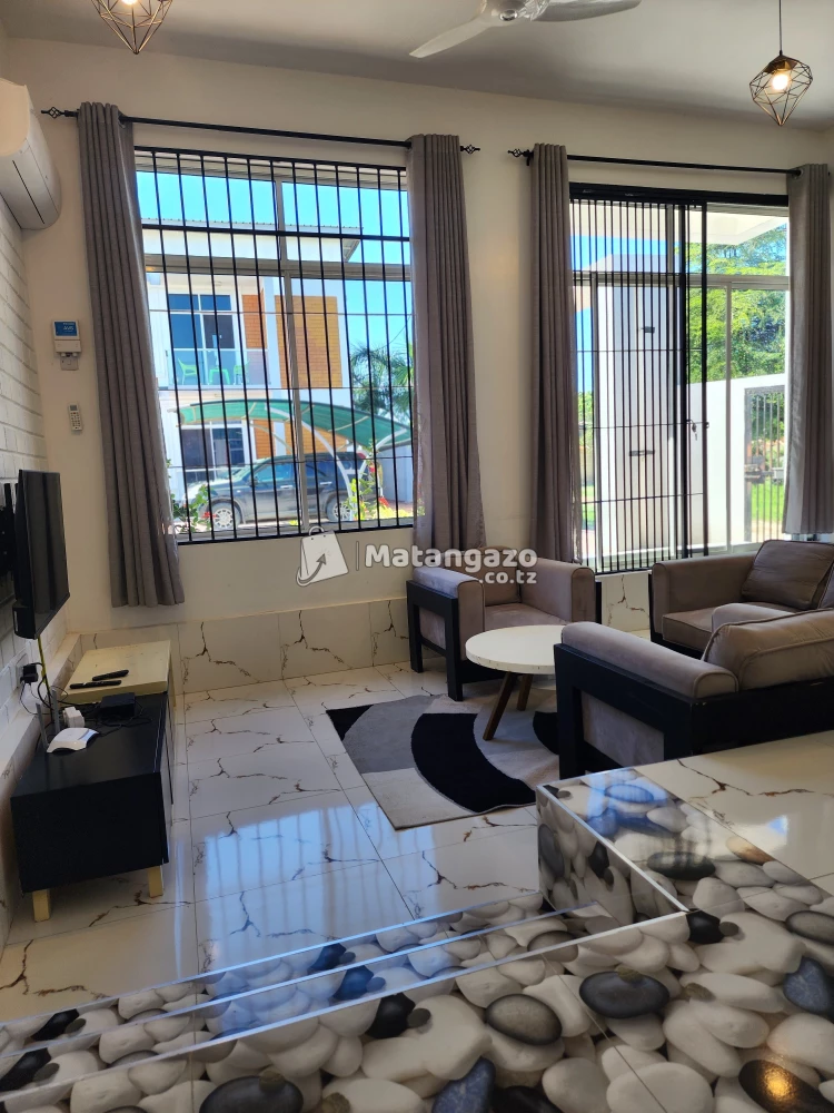 Modern and neat studio apartment for let