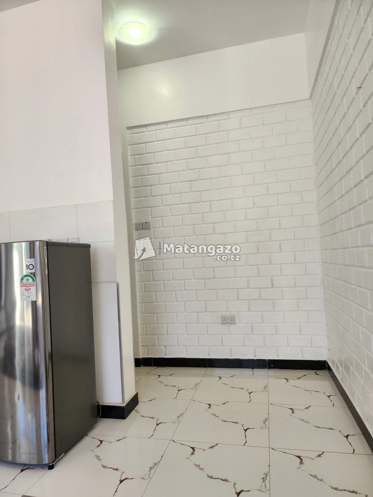 Modern and neat studio apartment for let