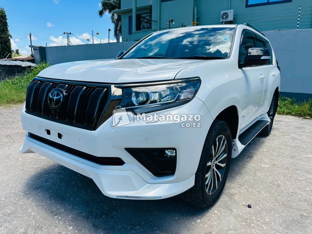 Toyota Land cruiser prado 2021 White