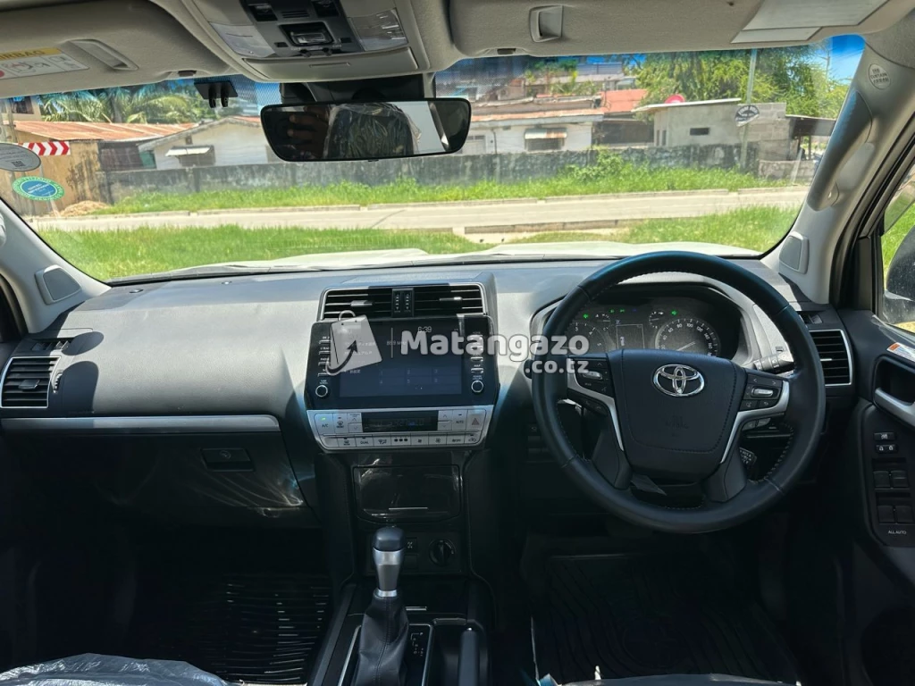 Toyota Land cruiser prado 2021 White