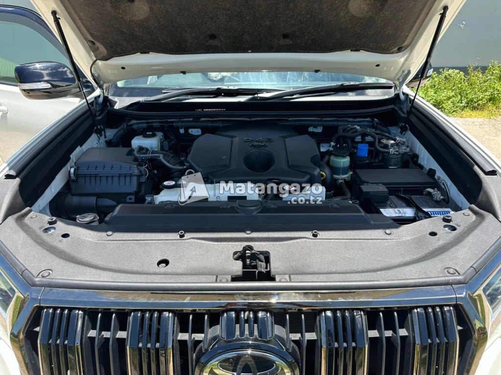 Toyota Land cruiser prado 2021 White