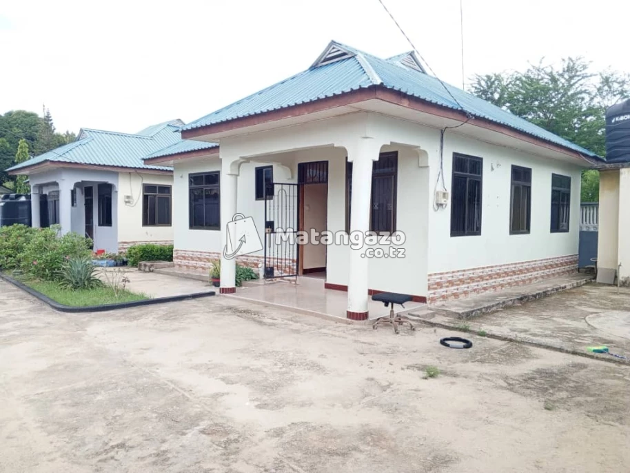 APARTMENTS YENYE VYUMBA VIWILI INAPANGISHWA LAKI 4 KWA MWEZI IPO UNUNIO BEACH