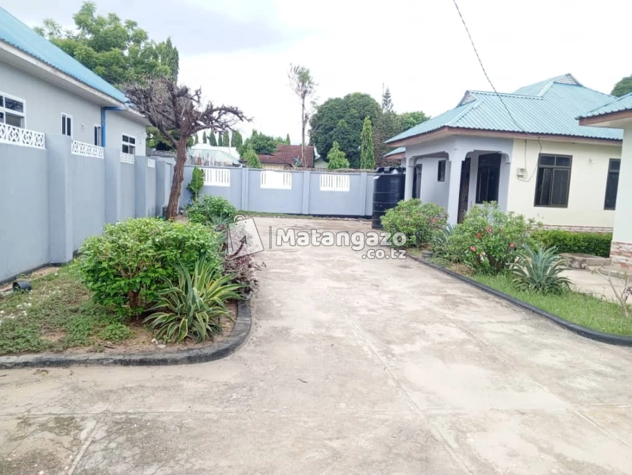 APARTMENTS YENYE VYUMBA VIWILI INAPANGISHWA LAKI 4 KWA MWEZI IPO UNUNIO BEACH
