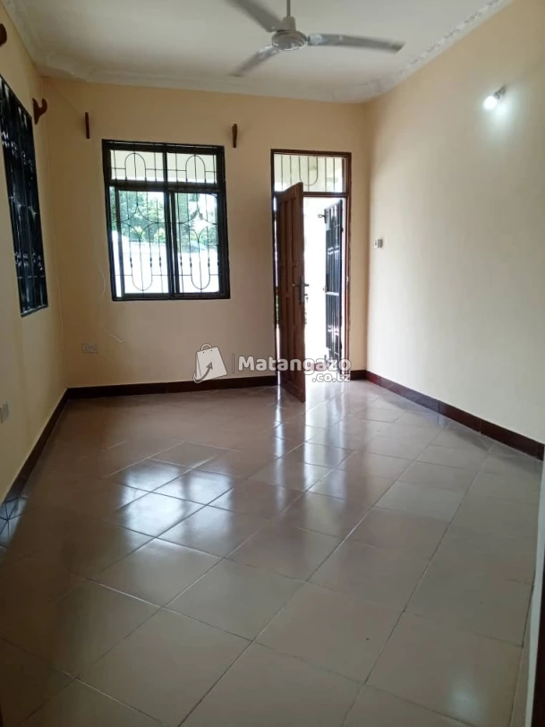 APARTMENTS YENYE VYUMBA VIWILI INAPANGISHWA LAKI 4 KWA MWEZI IPO UNUNIO BEACH