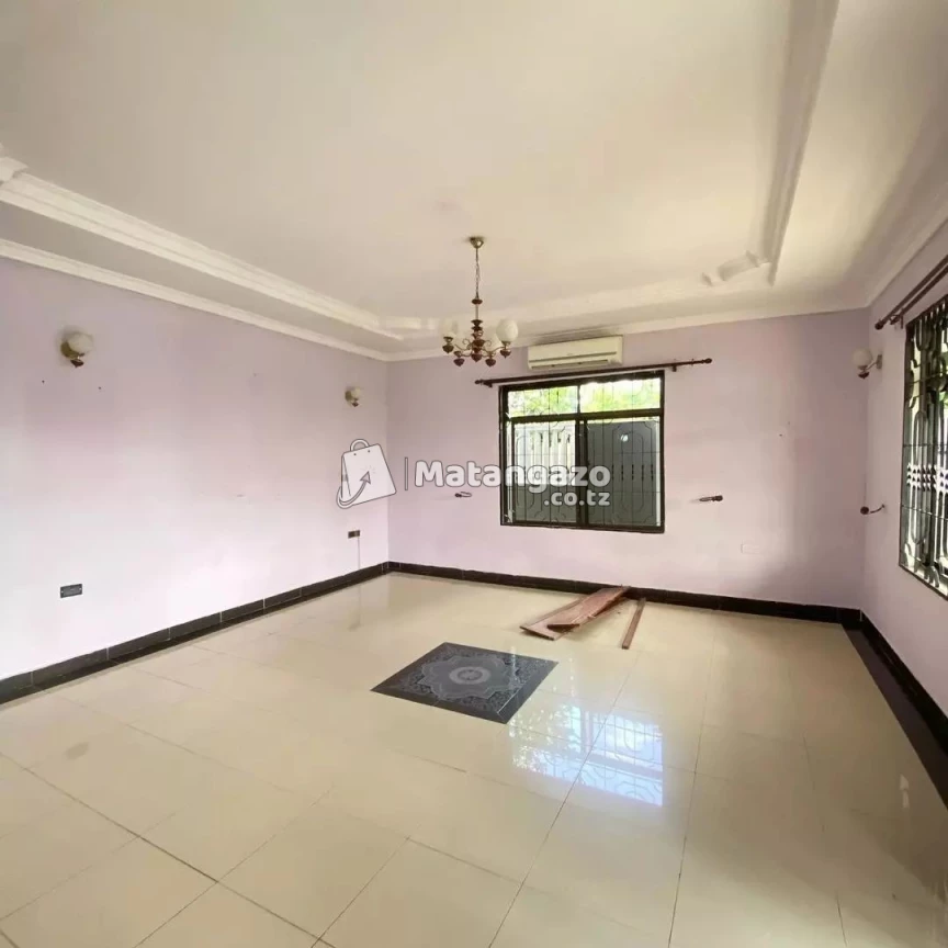 APARTMENTS YENYE VYUMBA VITATU INAPANGISHWA LAKI 7 KWA MWEZI IPO BAHARI BEACH