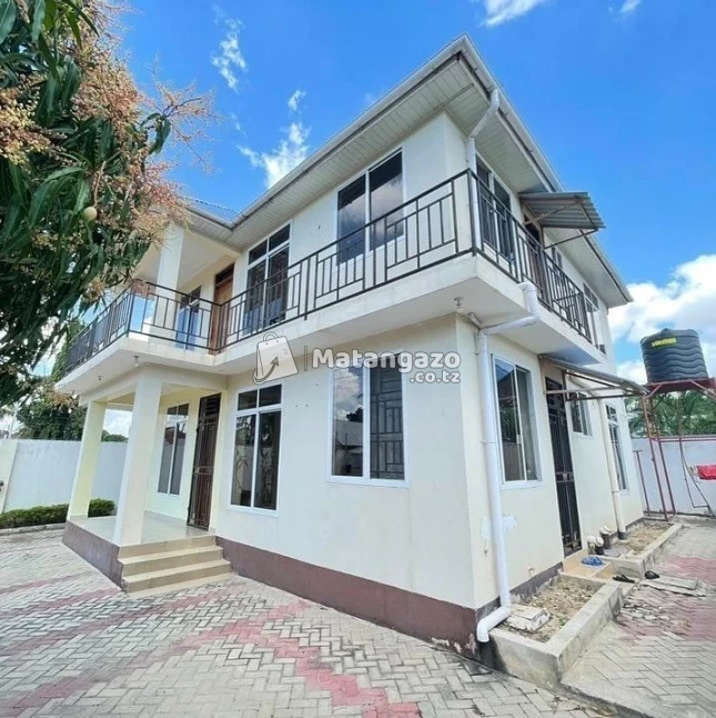 APARTMENTS YENYE VYUMBA VIWILI INAPANGISHWA LAKI 6 KWA MWEZI IPO BAHARI BEACH