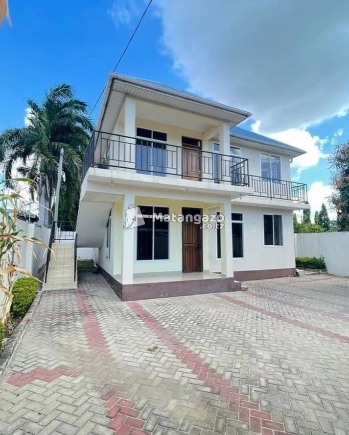 APARTMENTS YENYE VYUMBA VIWILI INAPANGISHWA LAKI 6 KWA MWEZI IPO BAHARI BEACH