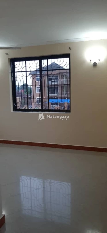 APARTMENTS YENYE VYUMBA VIWILI INAPANGISHWA LAKI 5 KWA MWEZI IPO BAHARI BEACH