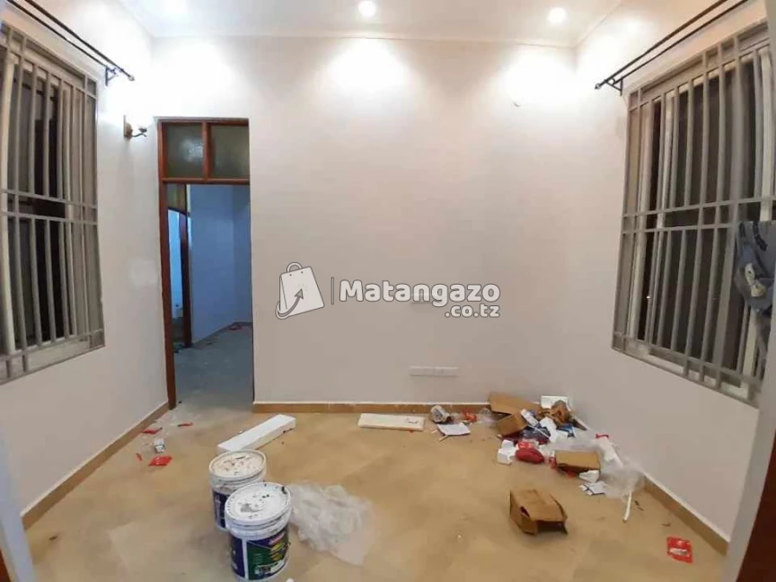 NYUMBA INAPANGISHWA GOBA NJIA YA MADALE