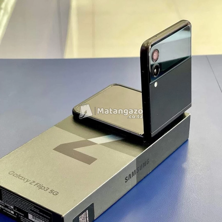 Samsung Samsung Galaxy Z Flip 3 8 GB RAM 128 GB  Black