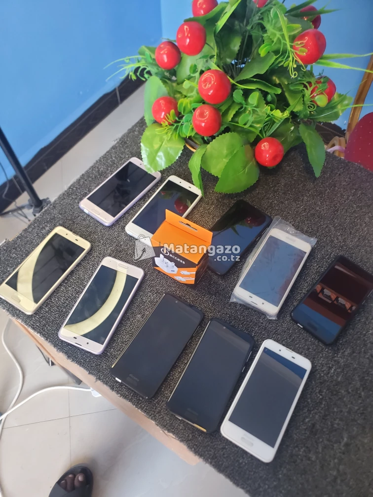 Sharp Sharp Aquos R 4 GB RAM 64 GB  Black