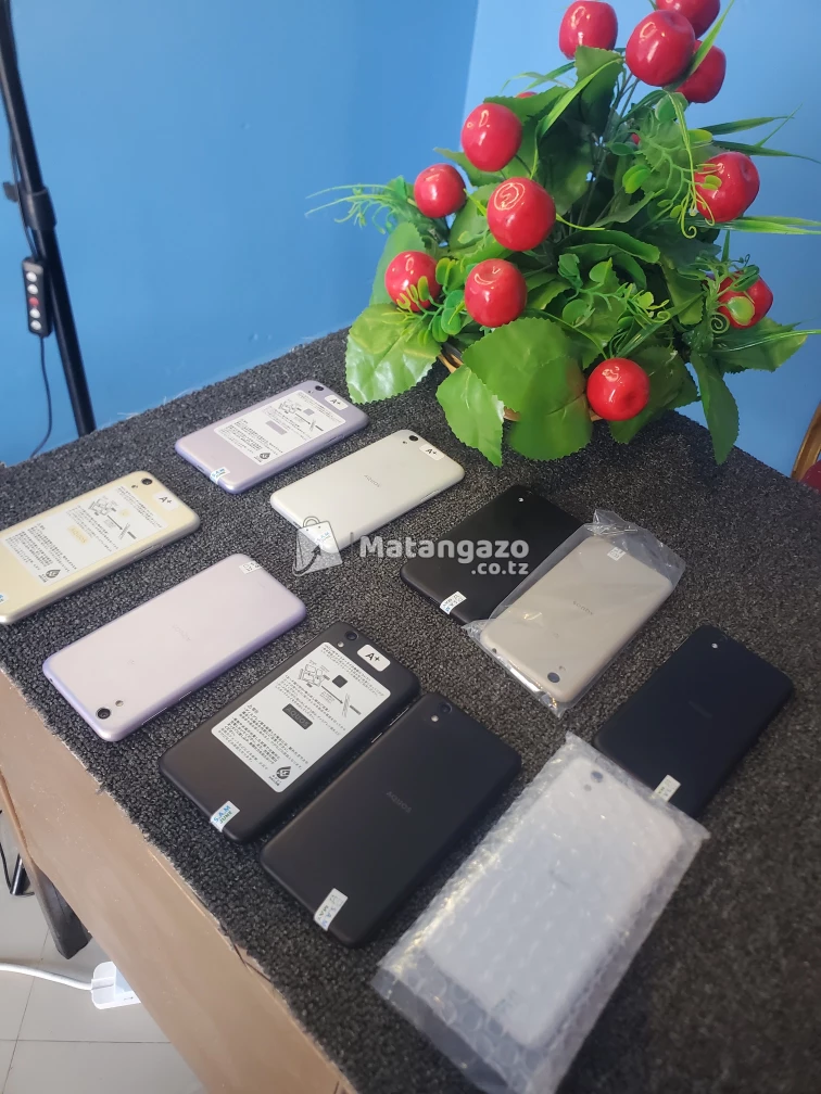 Sharp Sharp Aquos R 4 GB RAM 64 GB  Black