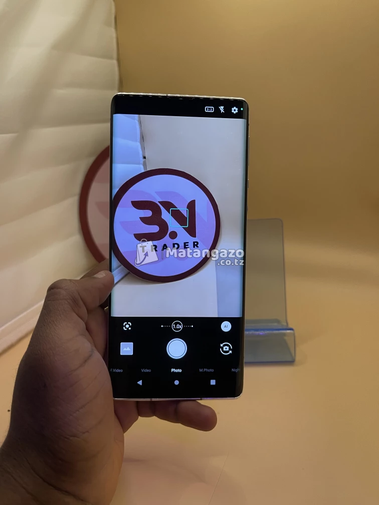 Sharp Sharp Aquos R 12 GB RAM 128 GB  