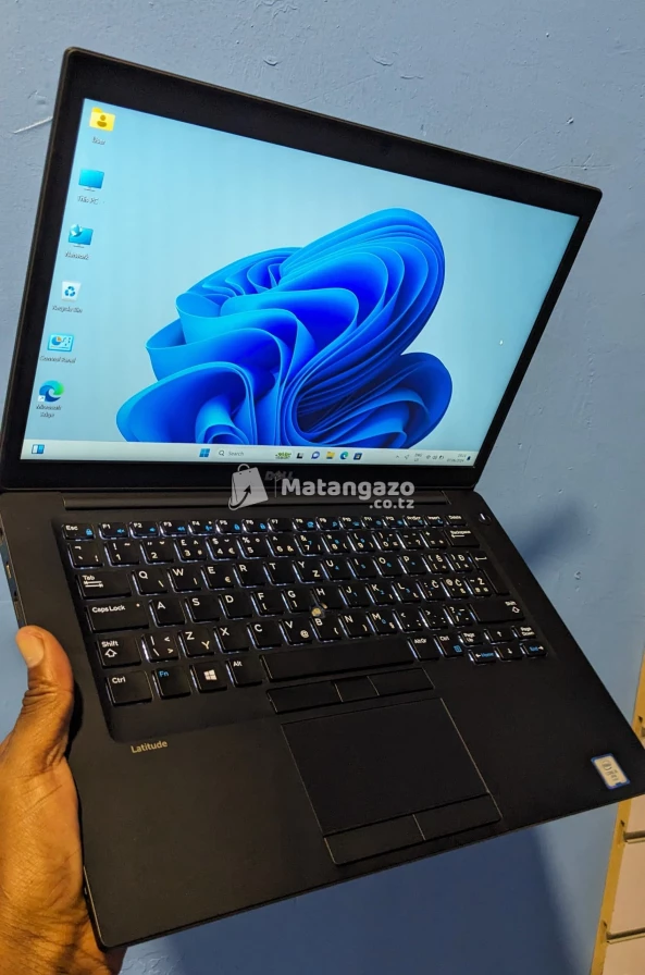 Refurbished  Dell Dell Latitude 7480  4 GB RAM 256 GB SSD