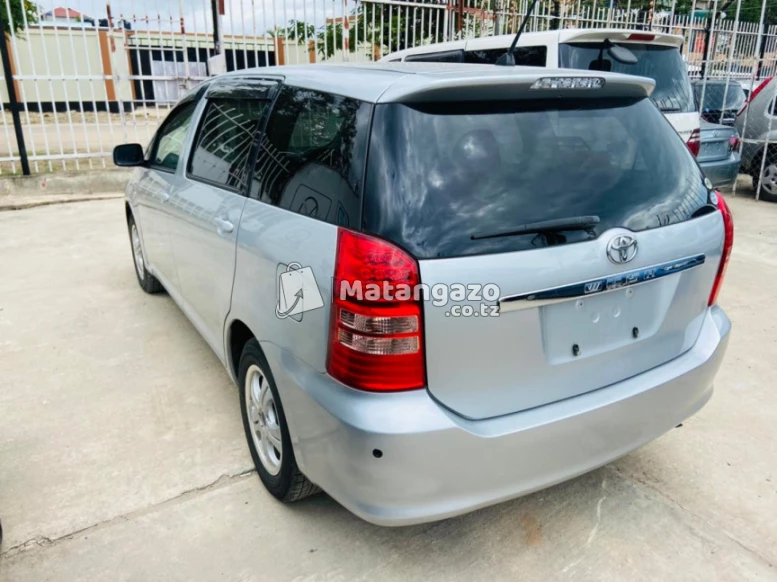 Toyota Wish 2004