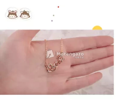 Hot girl's women fashion necklace 2019 Letter Queen Crown necklace Material