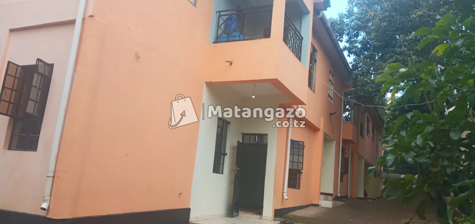 3BEDROOM APARTMENT HOUSE FOR RENT IN NJIRO