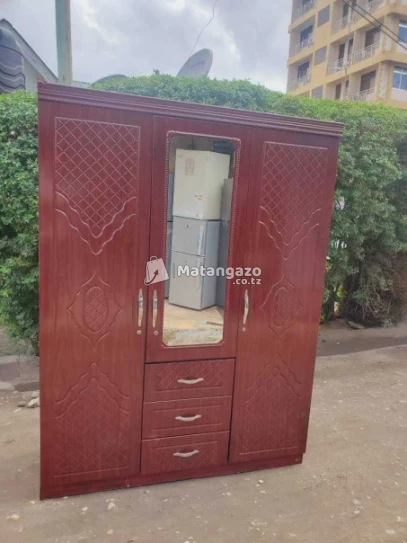 Kabati Ya Nguo Milango Mitatu Used