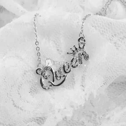 Hot girl's women fashion necklace 2019 Letter Queen Crown necklace Material