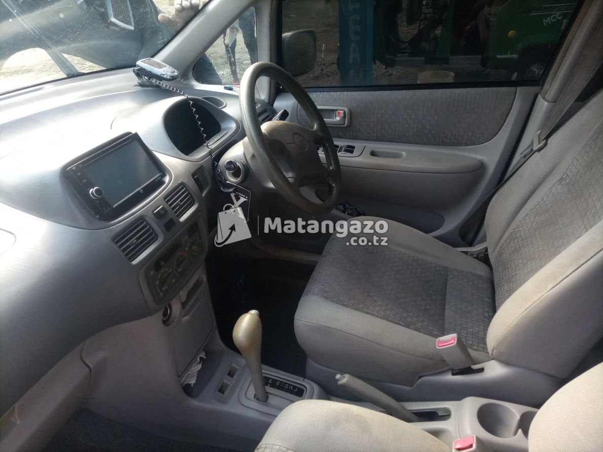 Toyota Corolla Spacio 2003