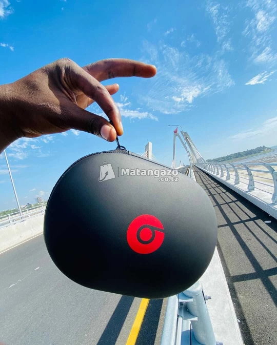 Beats Solo Pro