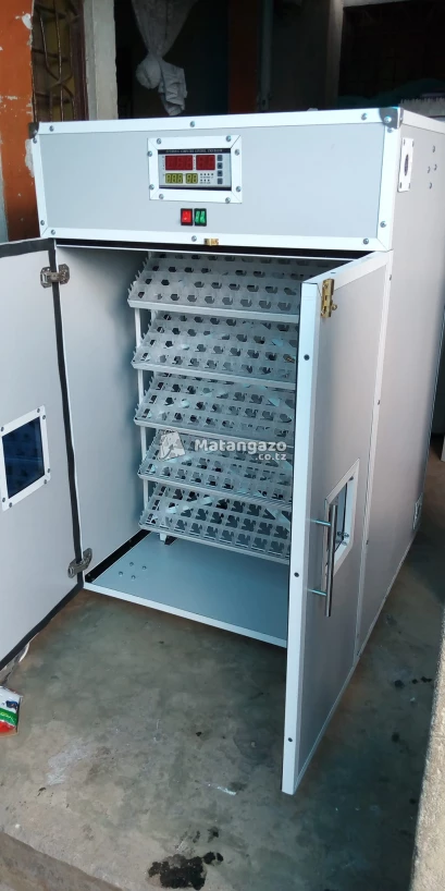 Wauzaji wa Mashine za kutotolesha mayai/egg incubators for sale in tanzania