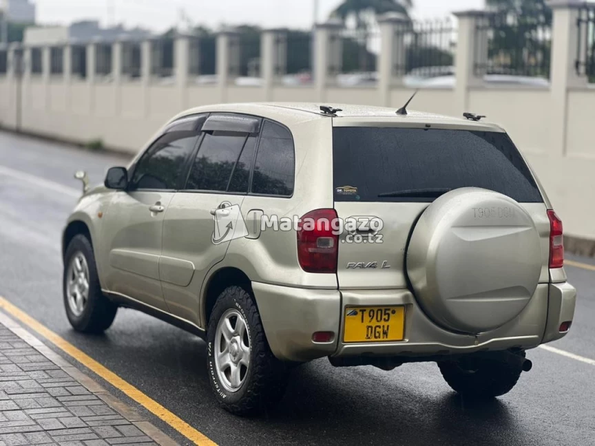 Toyota RAV4 2001 Gold