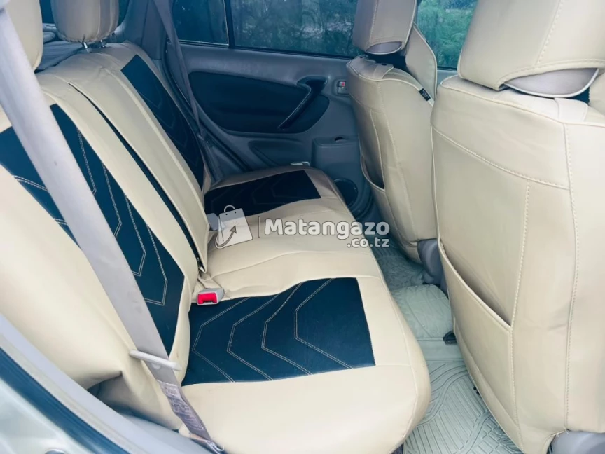 Toyota RAV4 2001 Gold