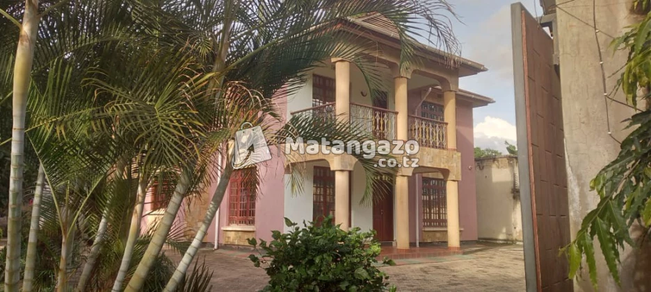 5BEDROOM FULLY FURNISHED HOUSE FOR RENT AT SAKINA-ARUSHA