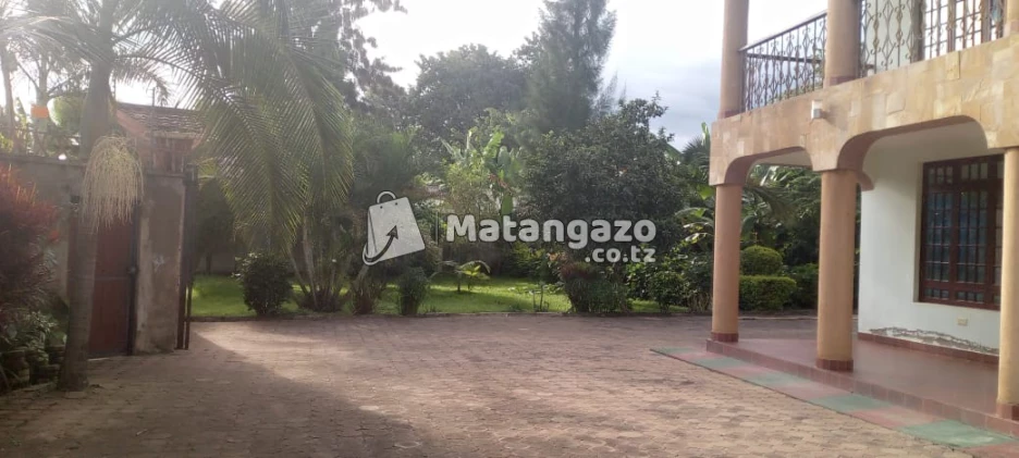 5BEDROOM FULLY FURNISHED HOUSE FOR RENT AT SAKINA-ARUSHA