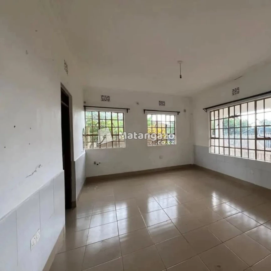 3BEDROOM HOUSE FOR RENT IN NJIRO