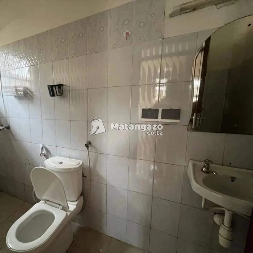 3BEDROOM HOUSE FOR RENT IN NJIRO
