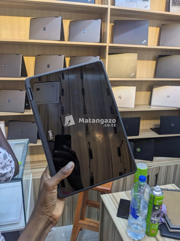 Refurbished    4 GB RAM 128 GB SSD