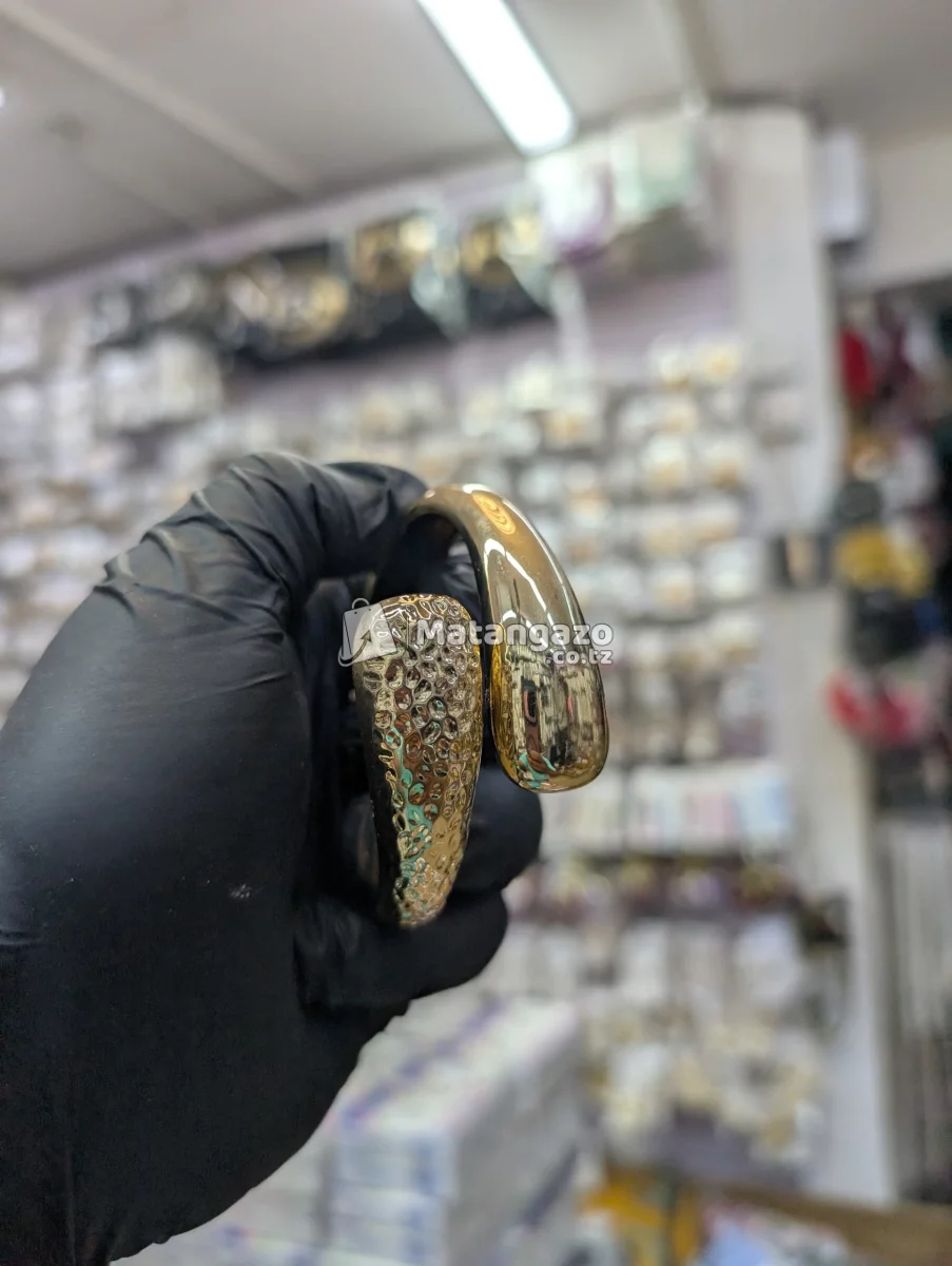 Premium Earrings & Bangles