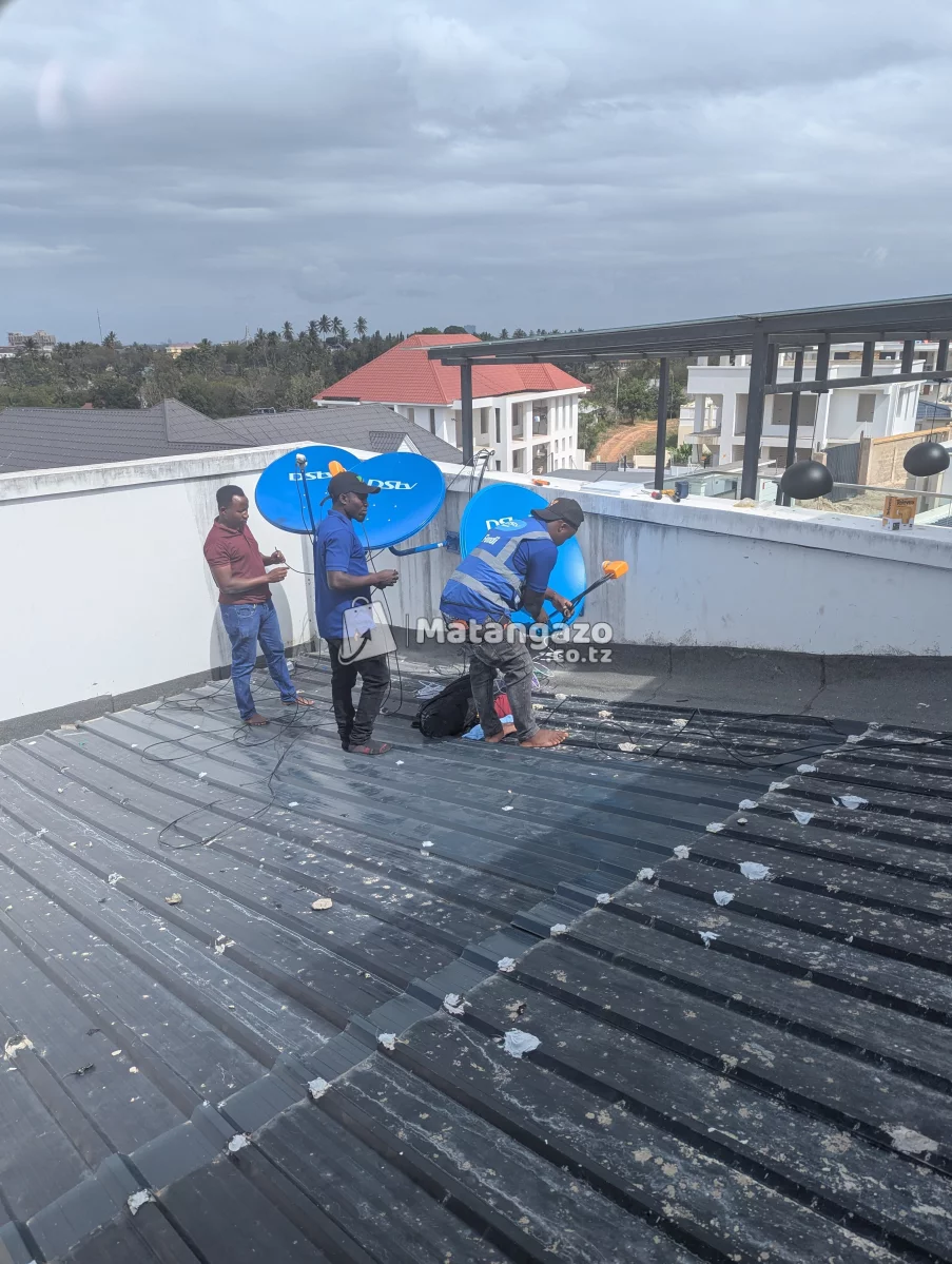 DStv full set 50000 na Decoder pekee 20000