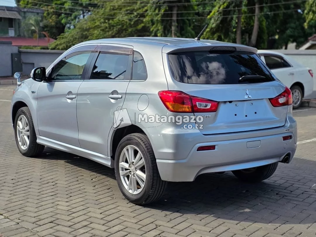 Mitsubishi RVR 2011 Silver