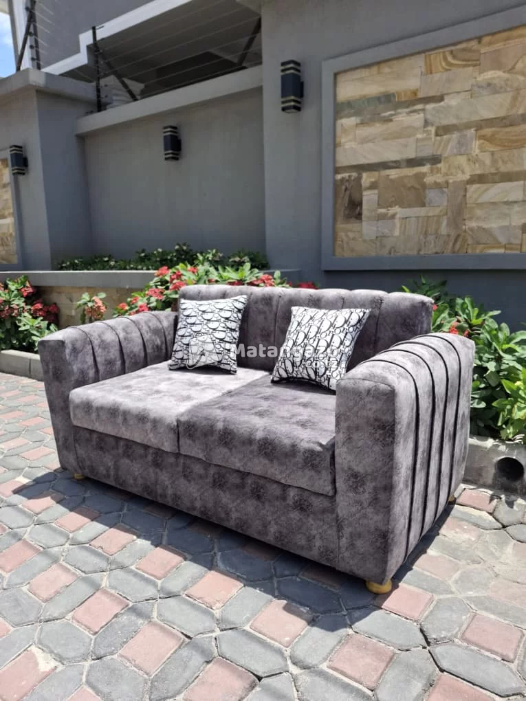 sofa kla watu wawili jipya
