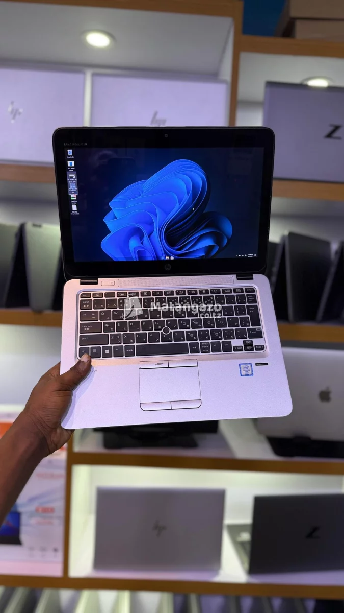 Refurbished HP HP EliteBook 820 G3 8 GB RAM 256 GB SSD