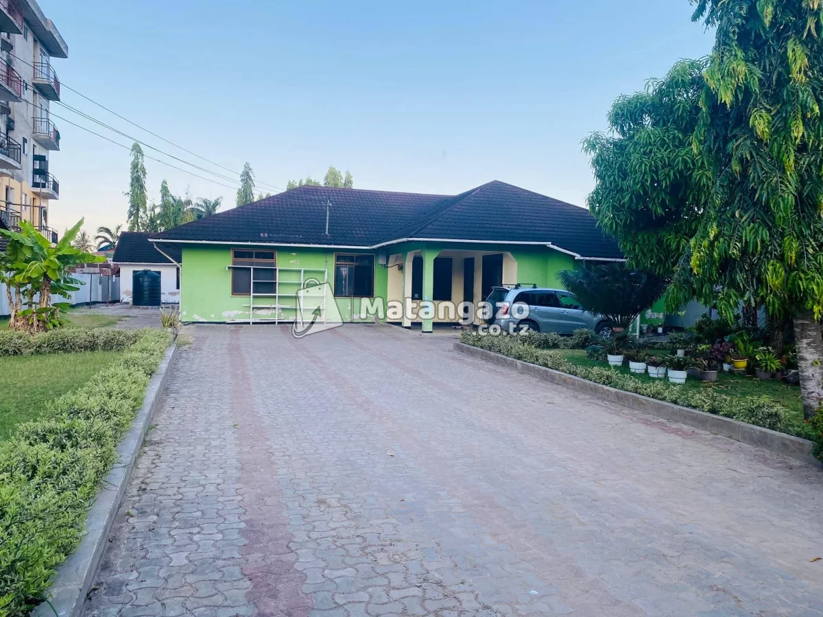 Commercial three house