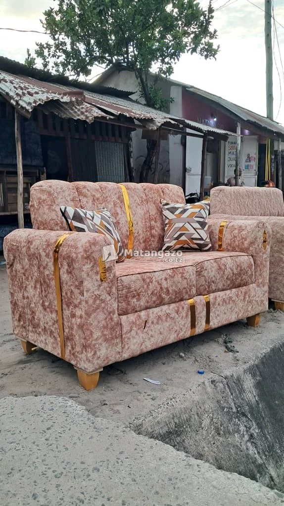 Sofa mpyaa  Bei 170k Usafir bure  Whasup 0789 949 098