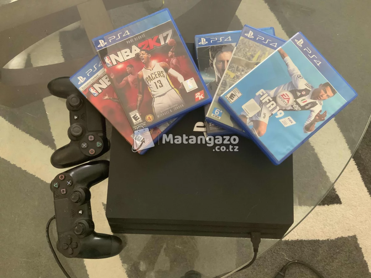 Playstation 4 Pro (Ps4 Pro) + 5 Games