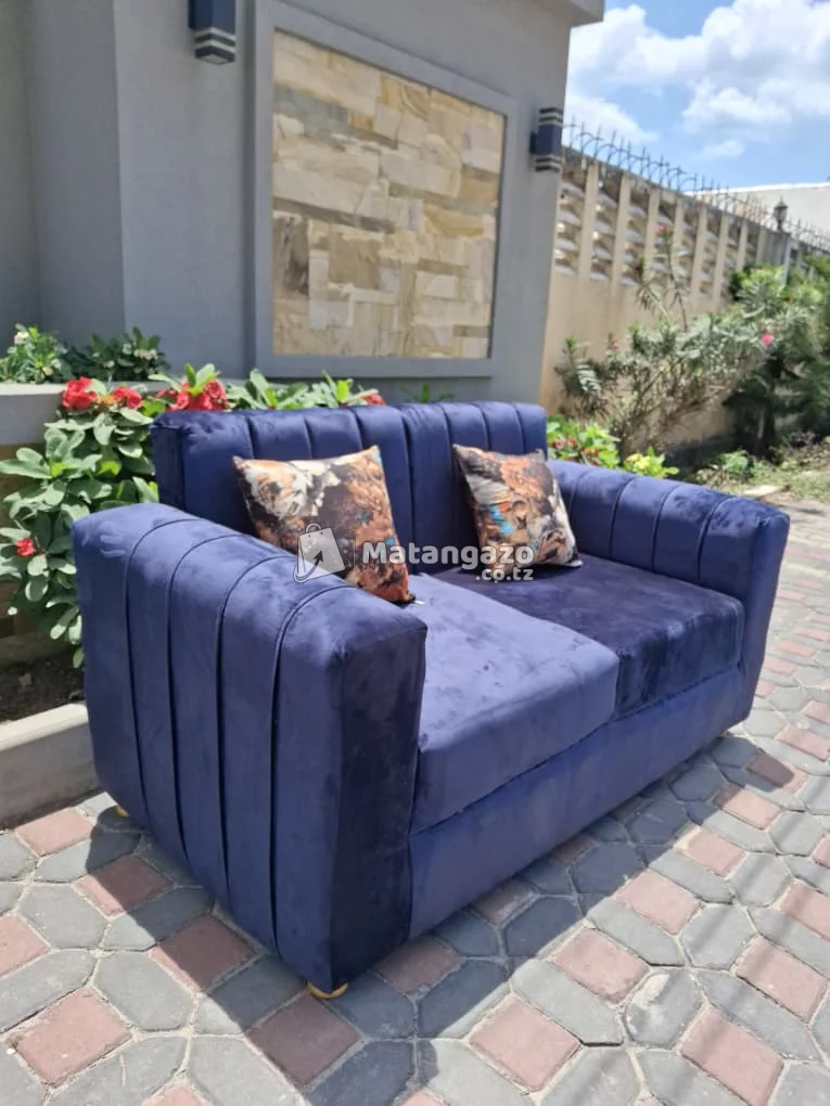 sofa kla watu wawili jipya