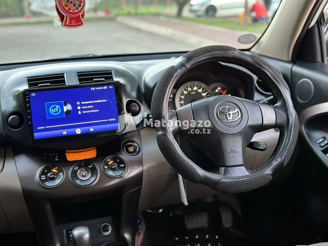Toyota Vanguard 2010 White