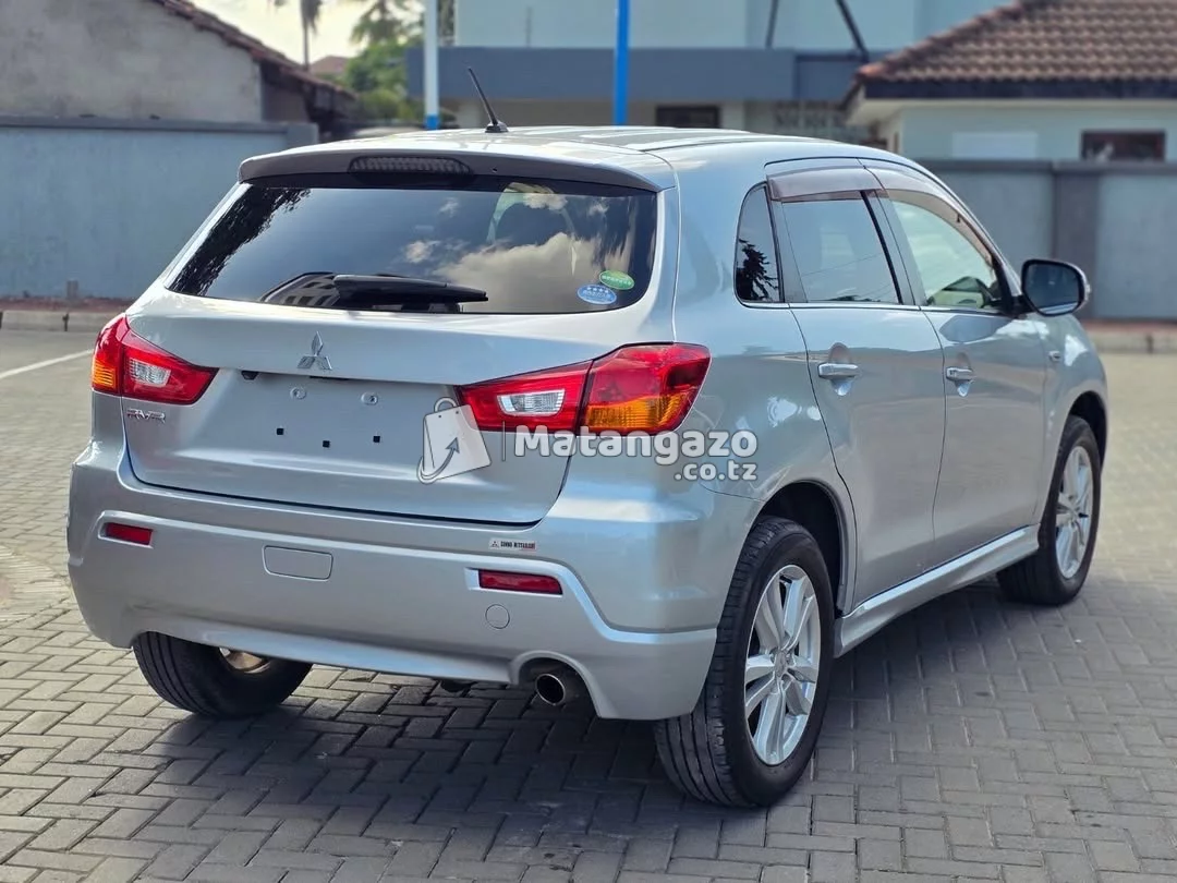 Mitsubishi RVR 2011 Silver