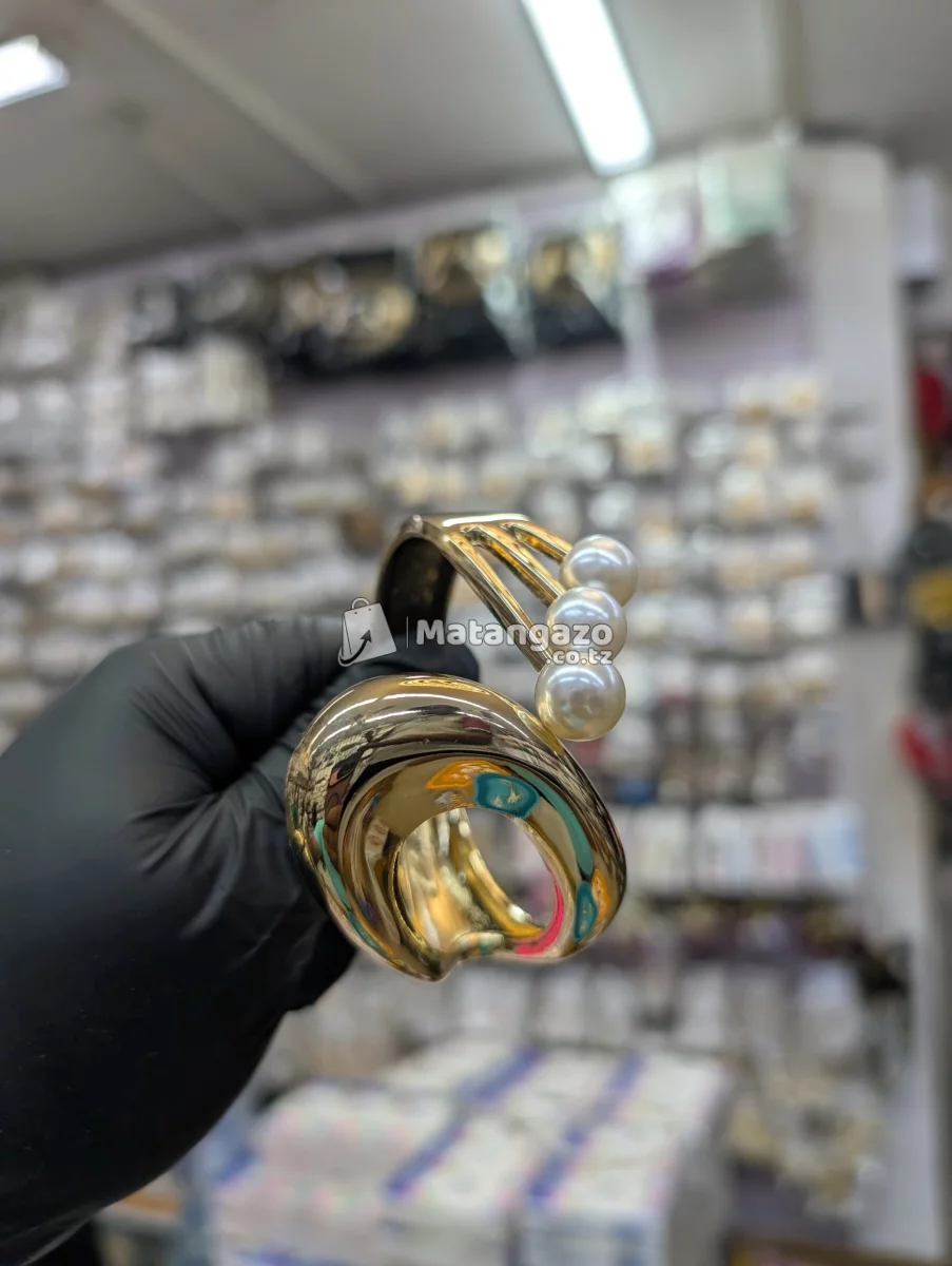 Premium Earrings & Bangles