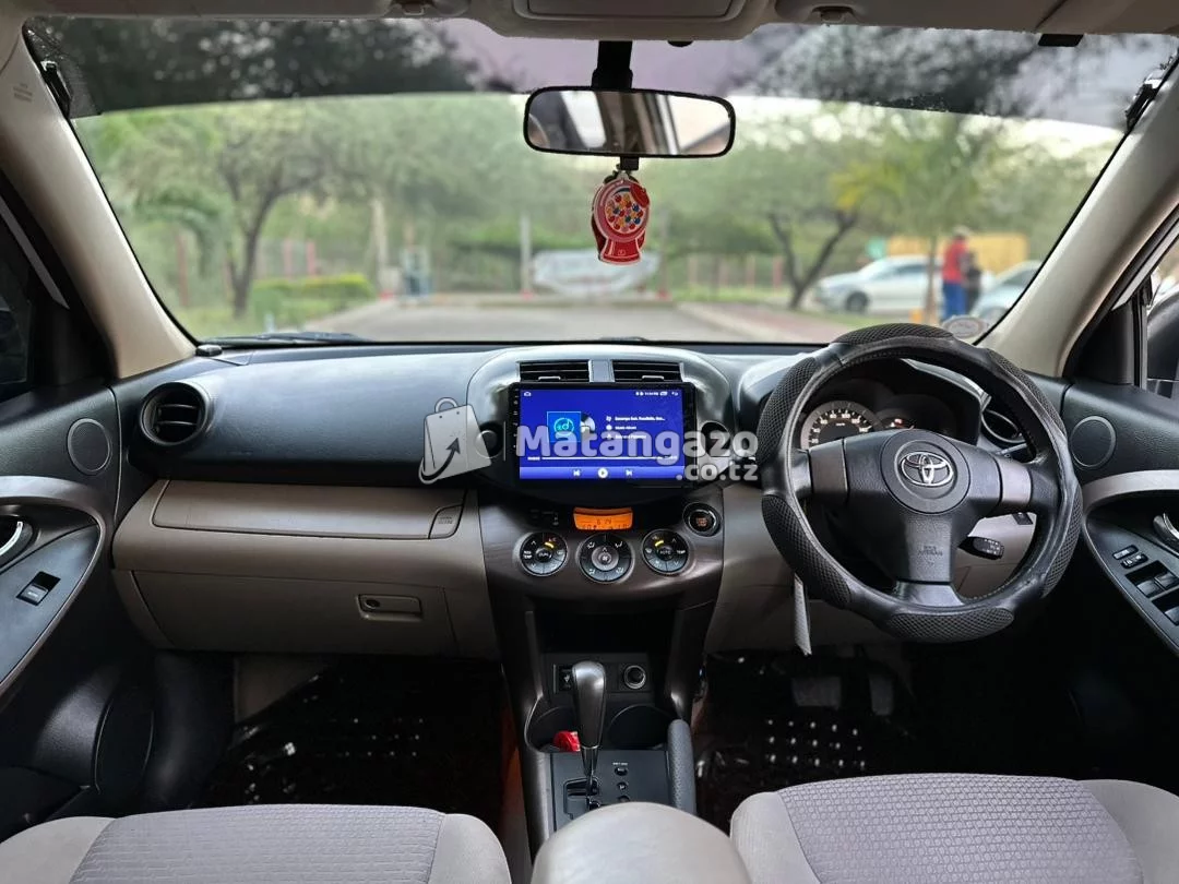 Toyota Vanguard 2010 White
