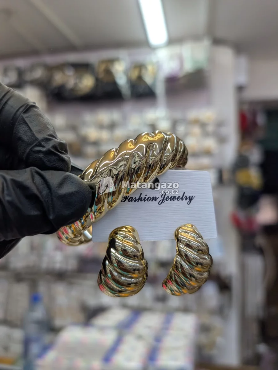 Premium Earrings & Bangles